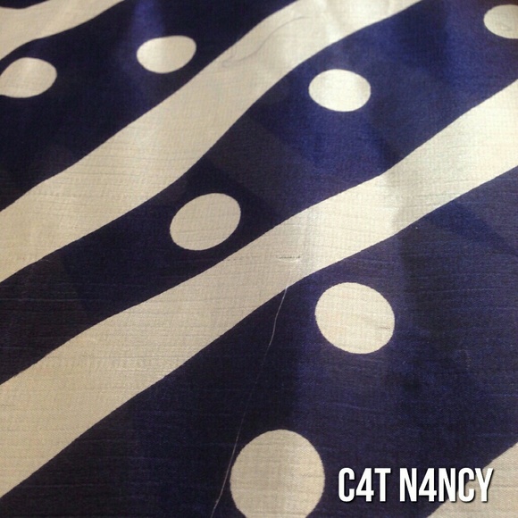 100% Silk Navy Summer Islands Dots & Swirls Scarf! - Picture 8 of 8